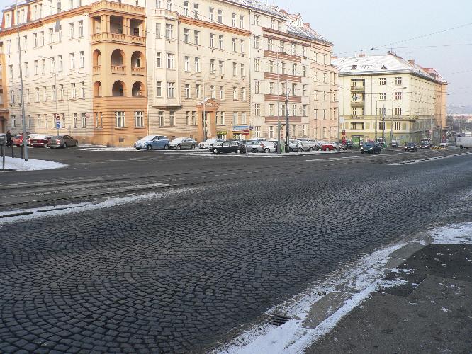 Chybějící přechody na křižovatce Gen. Píky – Svatovítská – Wucht