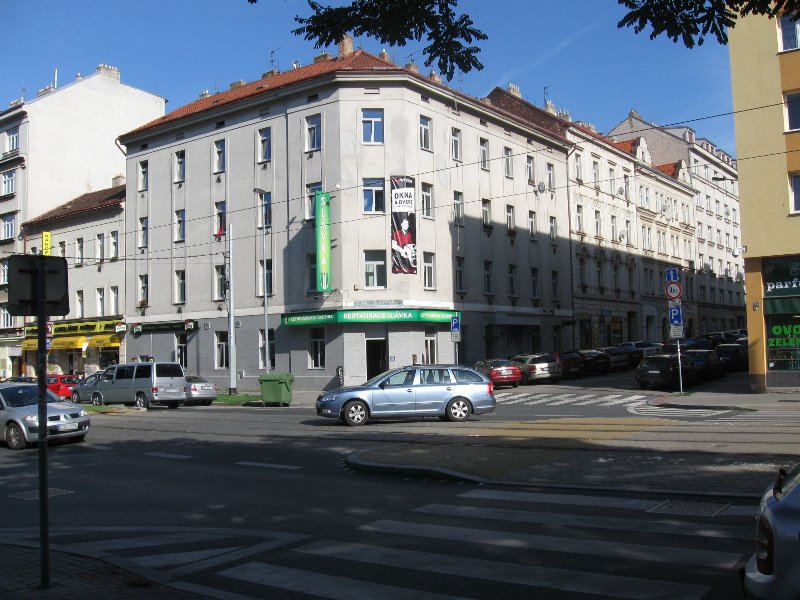 Nebezpečná křižovatka Českomoravská - Kovářská