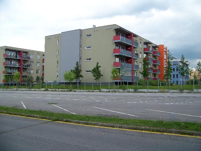 Chybějící chodníky u ulice Klíčova