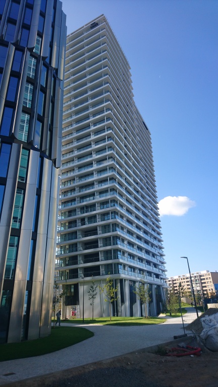 V- tower a sráz na zabití 