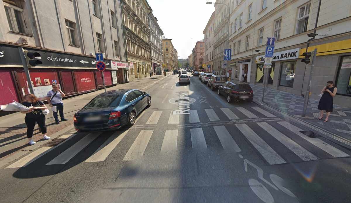 Tlačítko u přechodu pro chodce