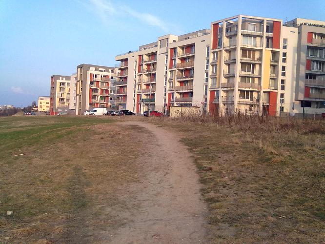 Chybějící průchod mezi dvěma novými čtvrtěmi