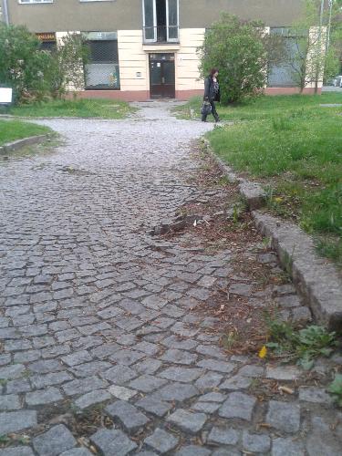 Zanedbané náměstí u Průběžné ulice