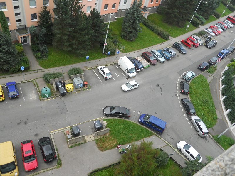 Nepřehledná křižovatka Mezihorská X Urbánkova bez přechodu