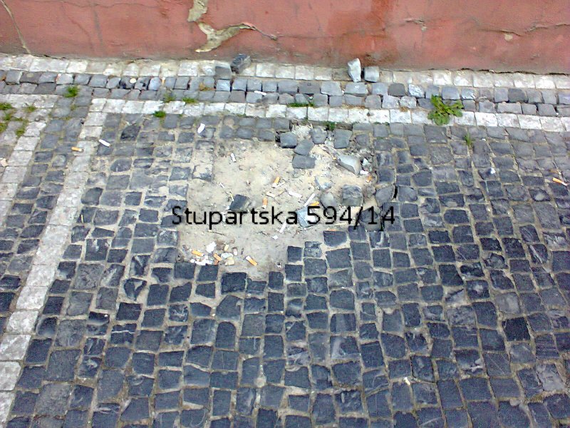 Rozbitý chodník, Praha 1 Štupartská