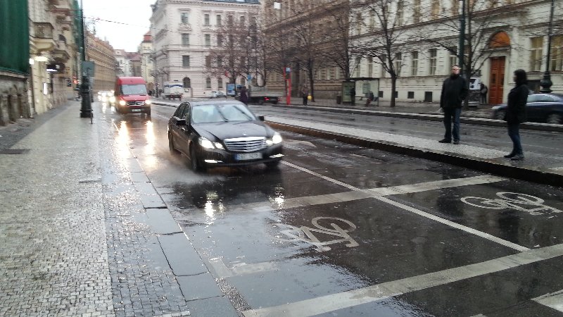 Sprcha pro chodce - Staroměstská
