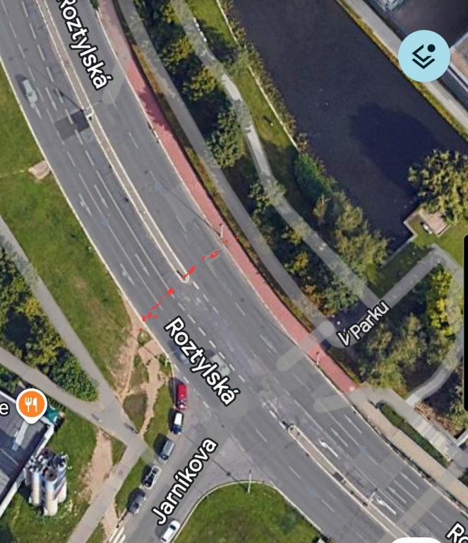Potřebný přechod přes ulici Roztylská na Praze 11