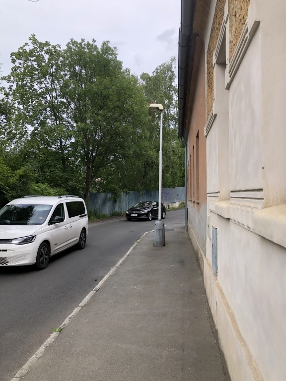 Porušování povolené rychlosti 30km/h-chybí radar