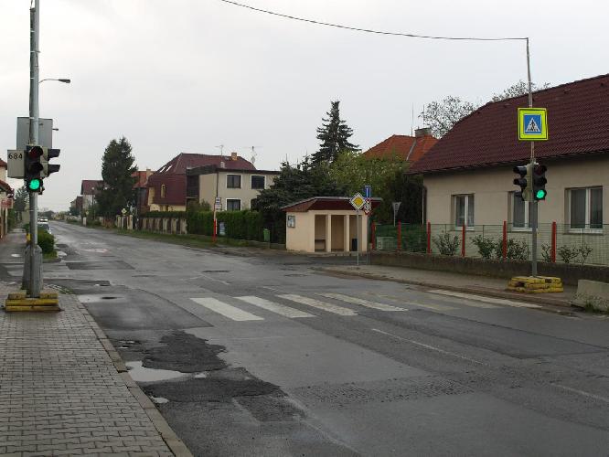 Přechod na ul.Libušské - v blízkosti ul. Ke Kašně