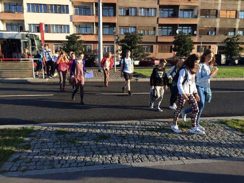 Nebezpečné přecházení na zastávce Sparta ve směru na Letenské náměstí