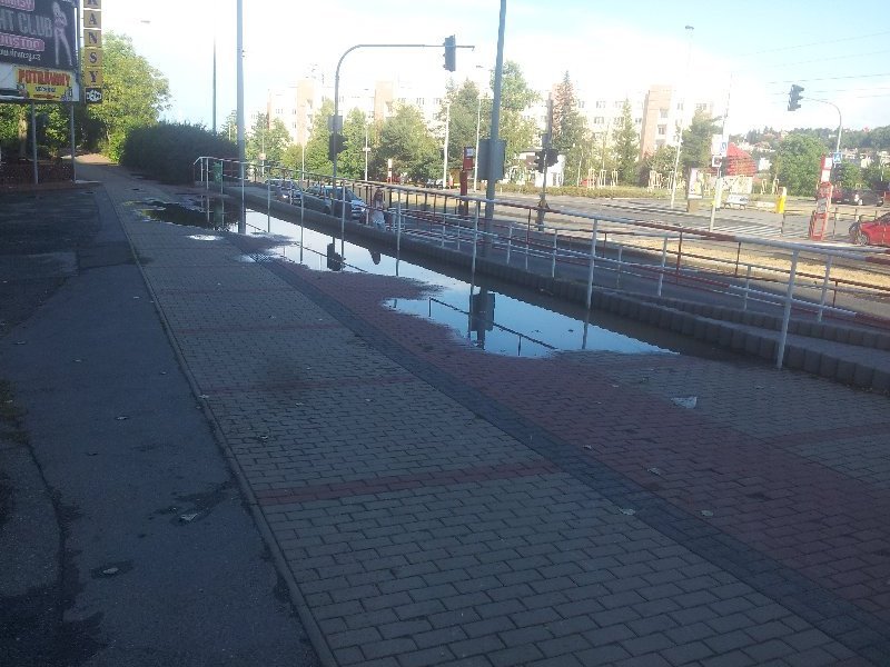 Špatně provedená rekonstrukce schodiště - bezbariérové rampy