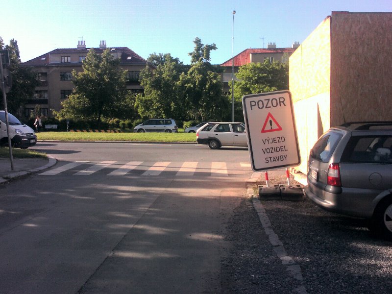 Nepřehledný přechod ulice Na Úžlabinou