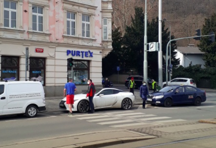 Přechod příliš exponovaný blbcům v autech