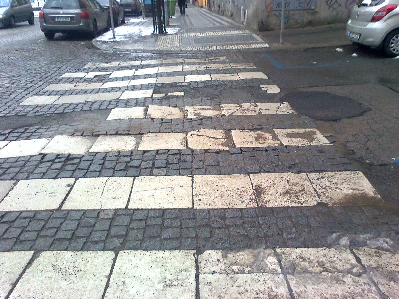 Rozbitá zebra  – U Rajské zahrady x Bořivojova