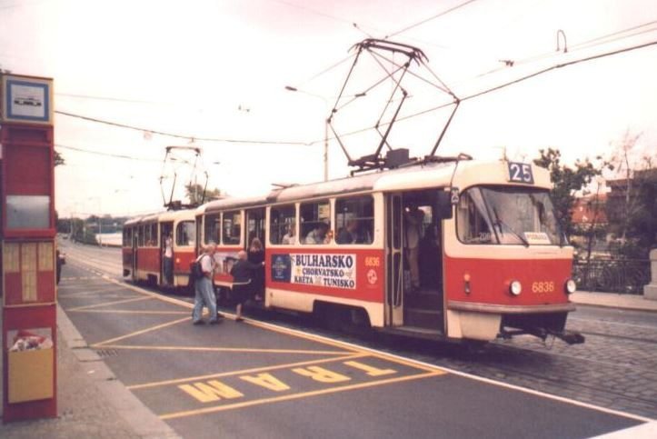 Tramvajová zastávka Čechův most