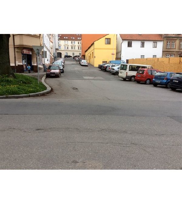 Nepřehledná situace na křižovatce ulic Tůmova x Musílkova
