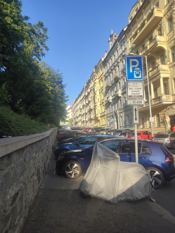 Neprůchozí chodník v Polské ulici