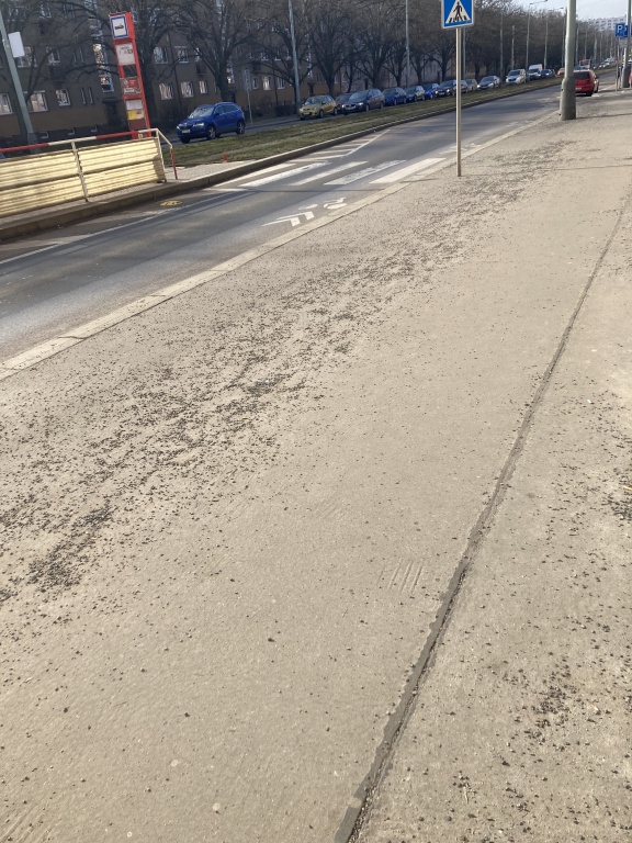 Snížení chodníku tram zastávka Limuzská