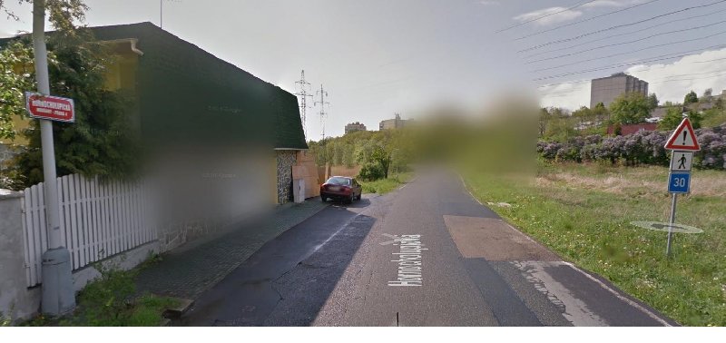 Chybějící chodník v ulici Hornocholupická