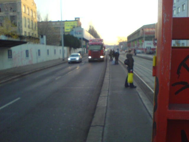 Nebezpečné tramvajové ostrůvky na zastávce Poštovská