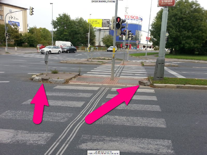 Obrubník na přechodu v ulici Na Padesátém