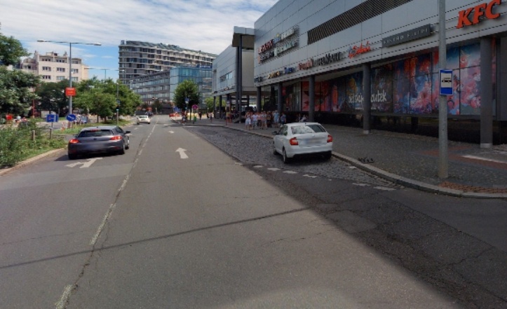 Autobusové zastávky jako parkoviště pro osobní automobily