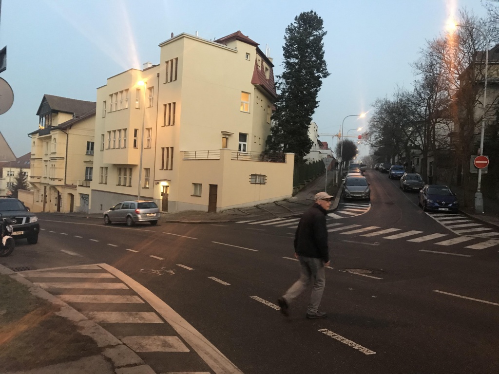 Chybějící přechod Na Václavce na trase od Santošky k Nikolajce/Andělu