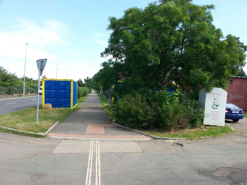 Žádost o opravu chodníků kolem ulice Přetlucké(od Tesca ke Kralovické)