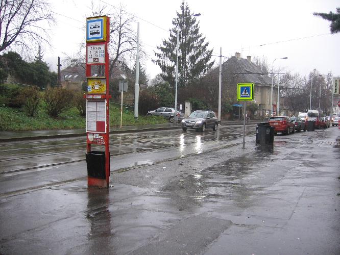 Nebezpečný přechod mezi školami