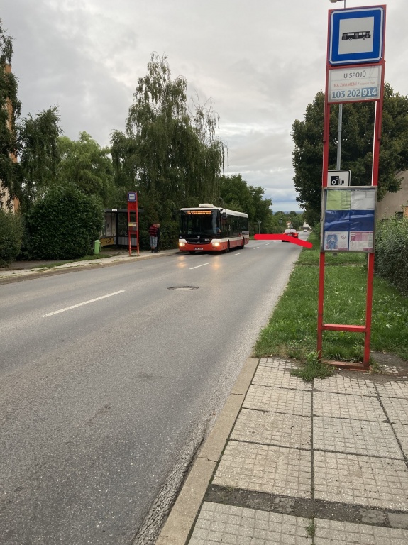 Chybějící přechod pro chodce v ulici Šenovská
