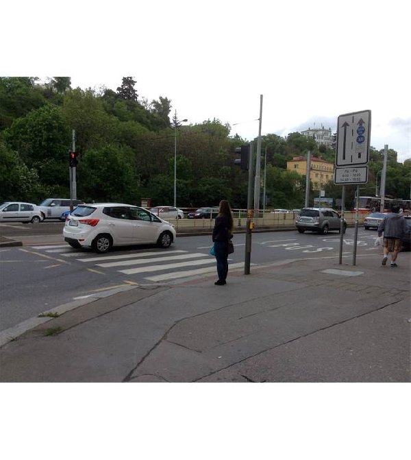 Přechod na zastávku Kavalírka