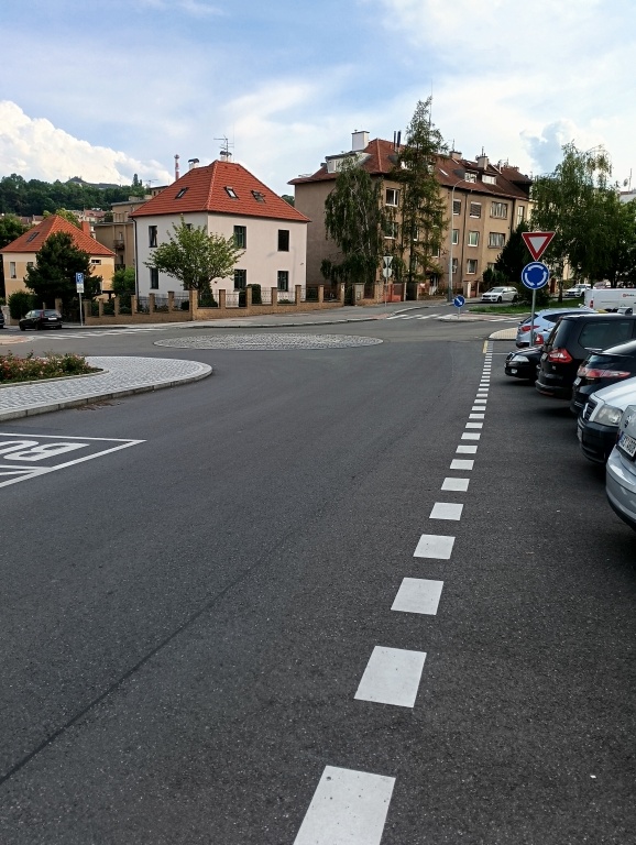 Bezvýznamnost kruhového objezdu , nebezpečná rychlost 
