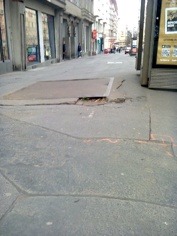 Neudržovaná Vinohradská třída, Praha 2