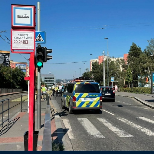 zbesile jizdy diplomatu v doprovodu policie na Evropske
