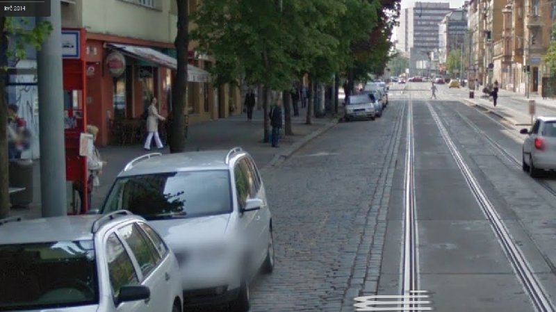 Nesmyslné najíždění automobilů do zastávky Ortenovo náměstí