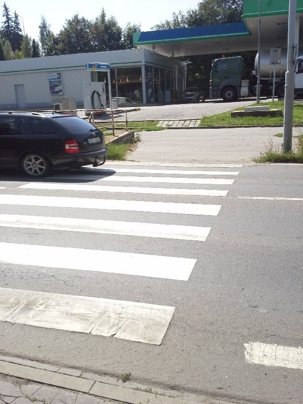 Přechody pro chodce v Karlovarské ulici