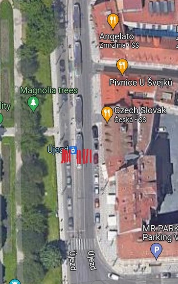 Újezd - nebezpečný přístup k tramvajovému ostrůvku z ulice Vítězná